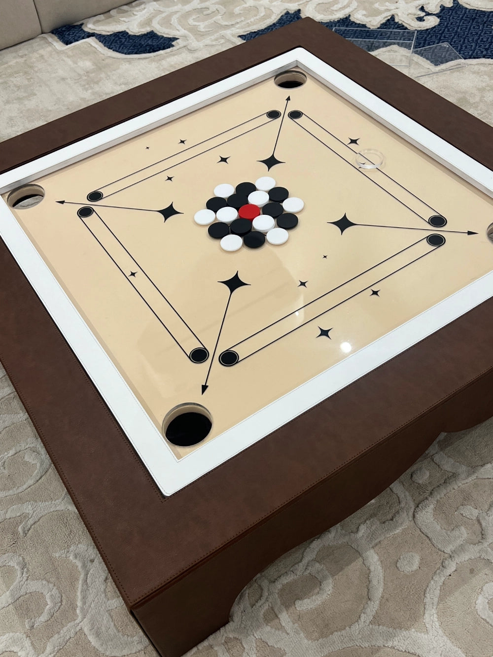 طاولة كيرم